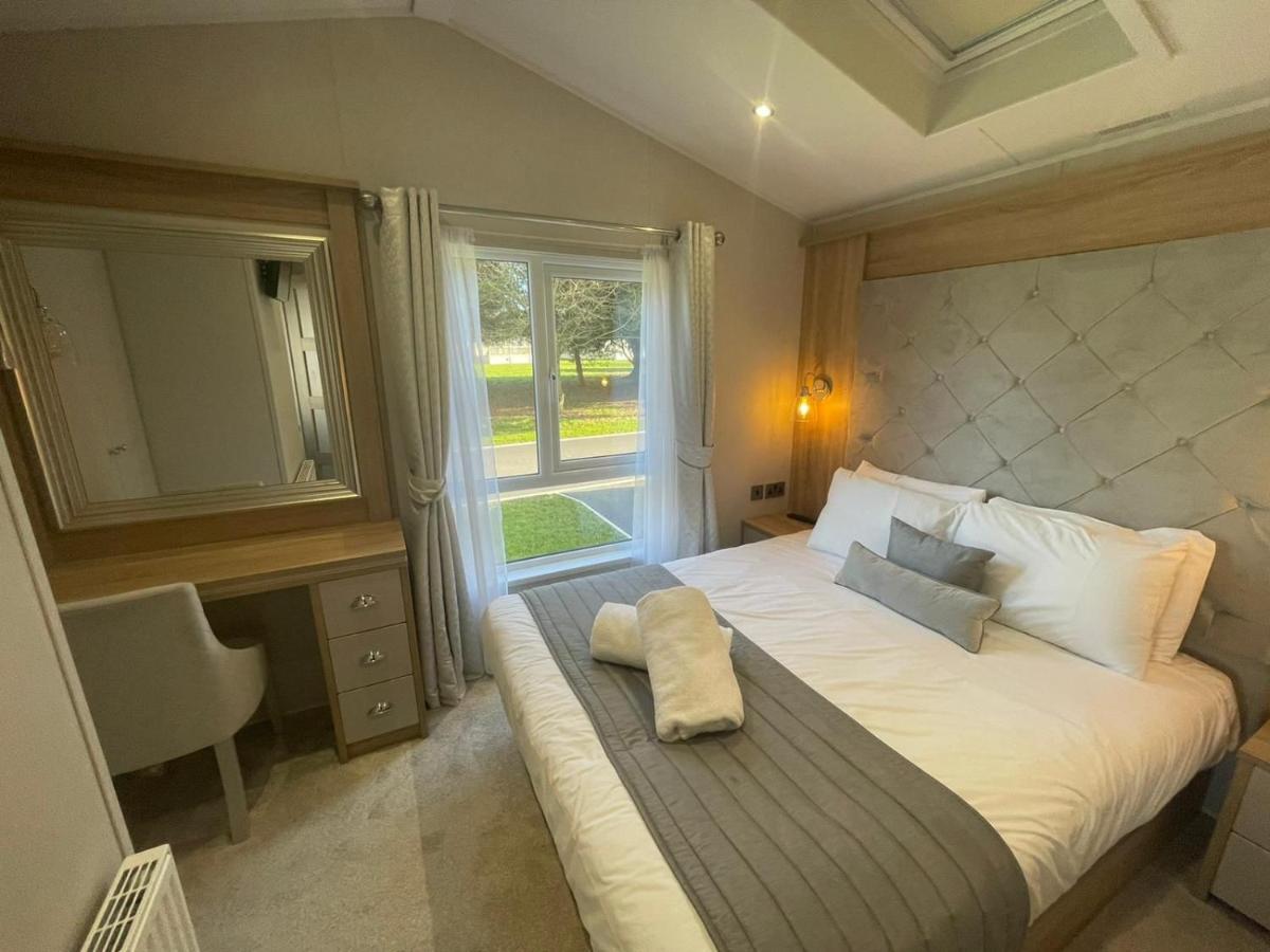 Brians Lodge With Hot Tub Pocklington Exteriér fotografie
